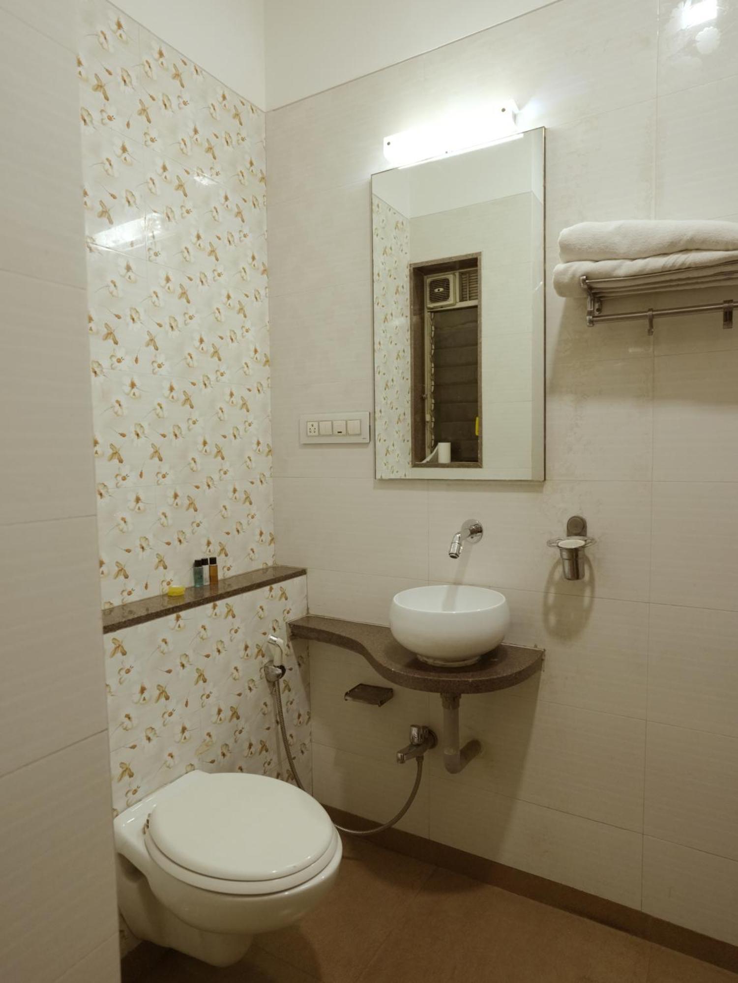 Hotel Kushala Executive Inn Thane Exterior foto